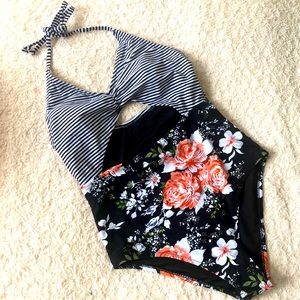 Cupshe - floral cutout one piece swimsuit - Small